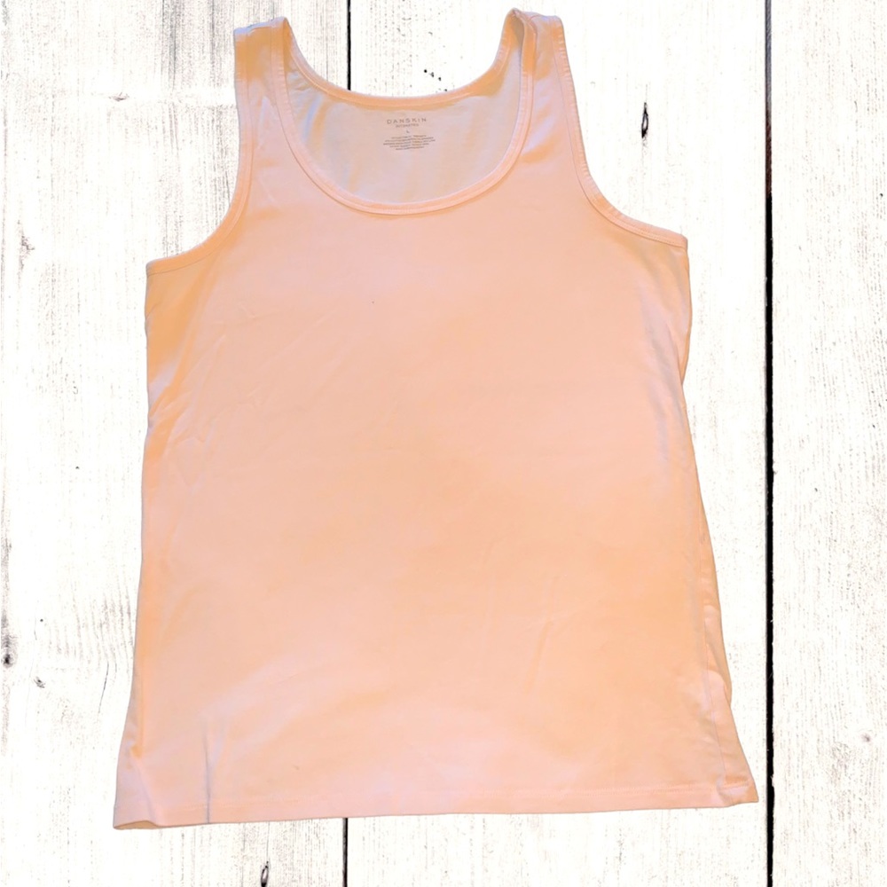 Danskin Intimates loungewear tank in peach . Really soft . Great layering size L